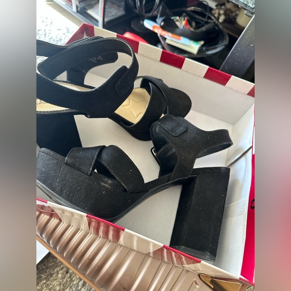 Size 9.5 black platform heels - Picture 4 of 7